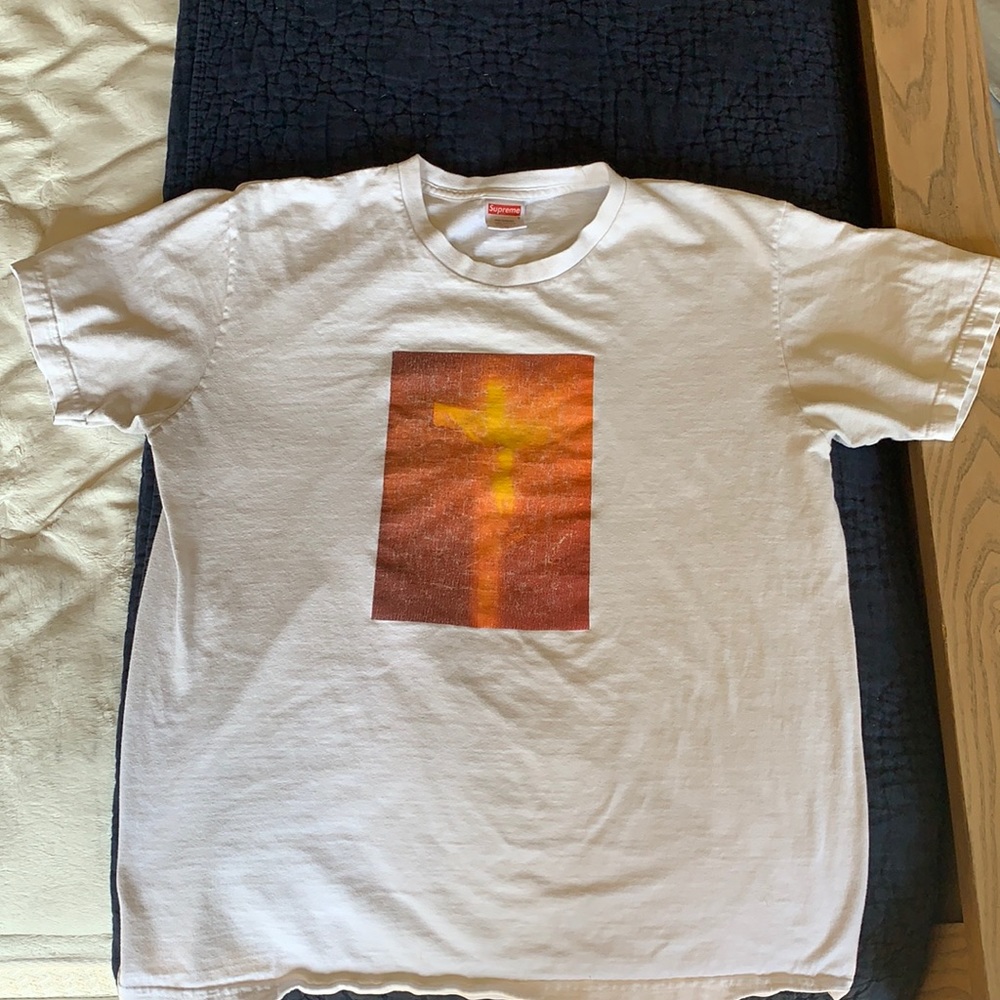 Supreme tshirt